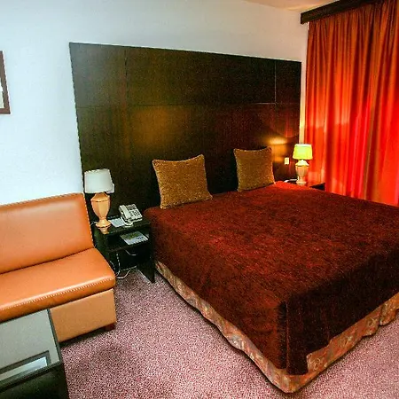 Otel Canadiano Urban Nature Ponta Delgada